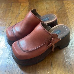 Candie’s Clogs size 7